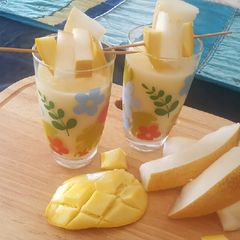 A picture of Honeydew Melon & Mango Smoothie.