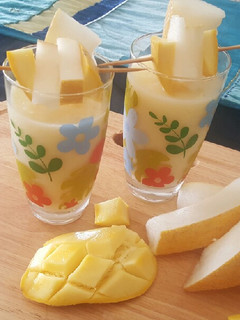 A picture of Honeydew Melon & Mango Smoothie.