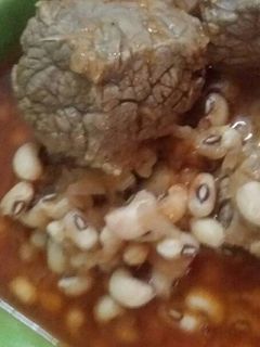 صورة لوصفة لوبيا باللحمة وصلصة الطماطم