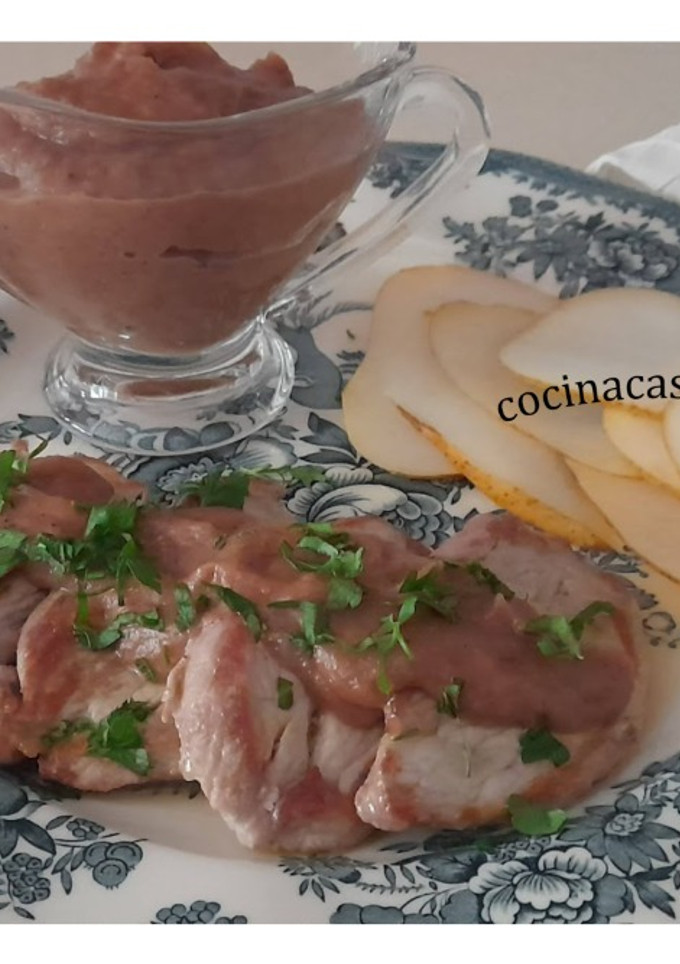 Una foto de Solomillo de cerdo con salsa de peras