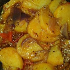 Tawa Aloo (Pan Fried Potatoes) A picture of Tawa Aloo (Pan Fried Potatoes).