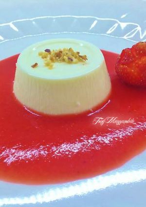Foto di Panna cotta con salsa di fragole