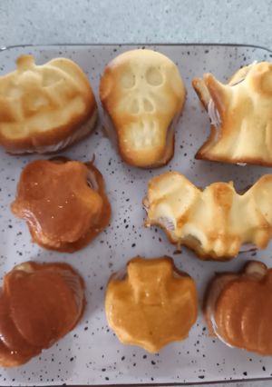 Una foto de Bizcochitos Dr. Oectker de Halloween rellenos de ganache Kinder