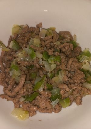 Una foto de Carne molida con cebollín