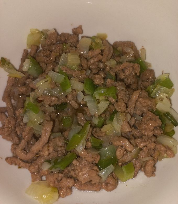 Una foto de Carne molida con cebollín