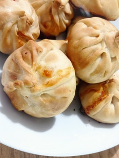 Una foto de Empanadas de jamón y queso