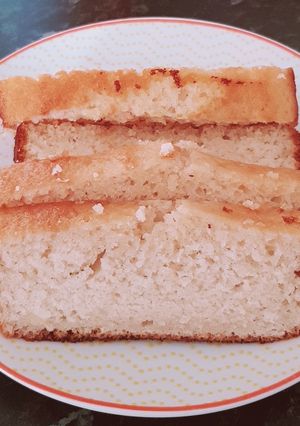 A picture of Vanilla sponge loaf.