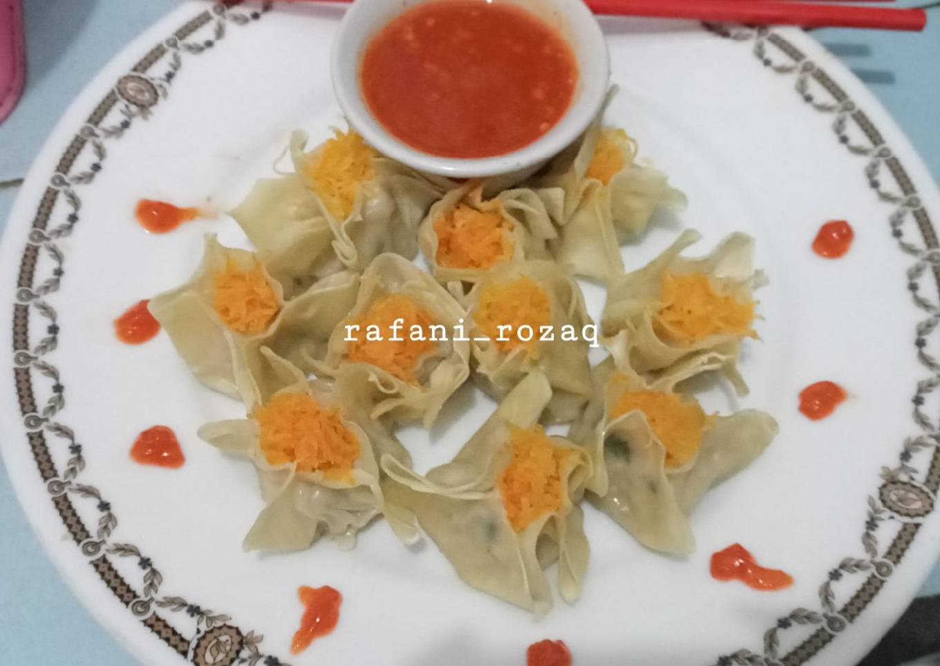 Dimsum ayam udang dengan kulit pangsit
