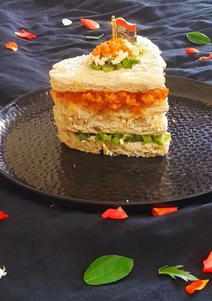 तिरंगा सैंडविच (Tiranga sandwich recipe in hindi) रेसिपी मुख्य फोटो