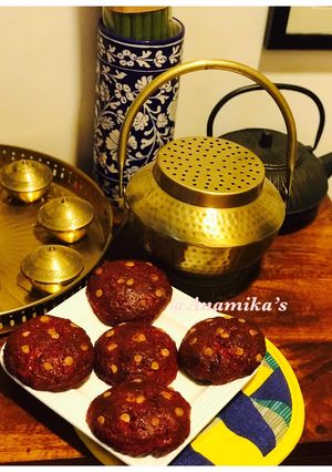 A picture of Eggless Tutti Frutti Red Velvet Cookies.