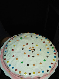 Una foto de Torta de mburukuya con chantilly de crema de leche