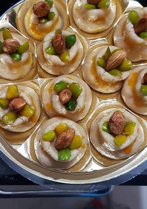 काजु कलश (kaju kalash recipe in marathi) रेसिपी चे मुख्य फोटो 