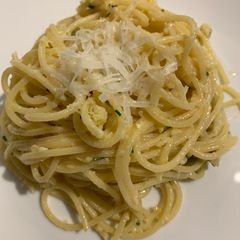 A picture of Spaghetti with Lemon Pesto.