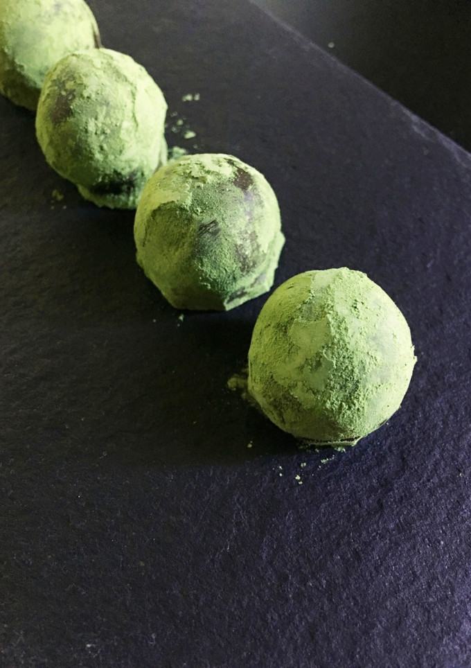Una foto de Trufas de té Matcha