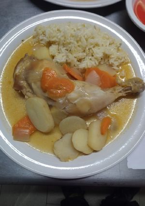 Una foto de Asado de pollo con arroz