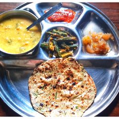 A picture of Missi roti.