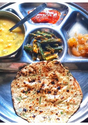 A picture of Missi roti.