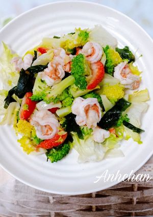 Hình của món Salad thập cẩm.