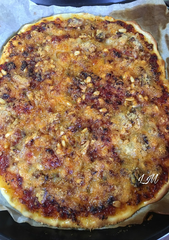 Una foto de Pizza de sobrasada y miel