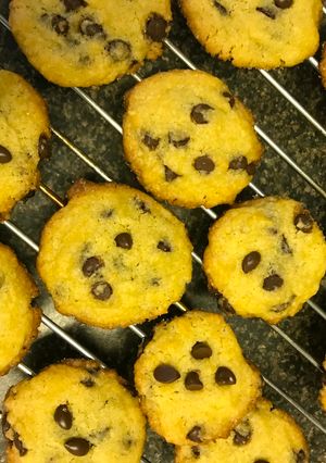 A picture of Chewy Chocochips Cookies.