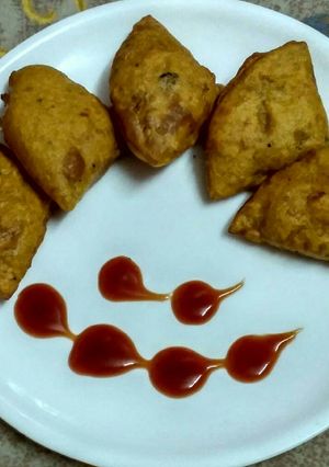 A picture of Leftover roti samosa.