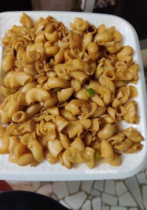 A picture of Macaroni.