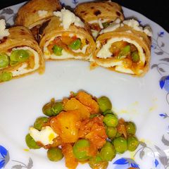 A picture of Cheese vegetables roll.