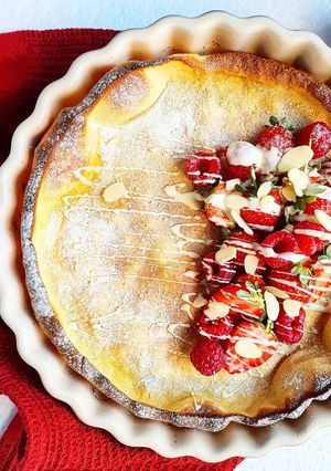 A picture of Dutch baby pancake.
