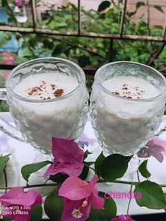 बनाना शेक (banana shake recipe in Hindi) रेसिपी मुख्य फोटो