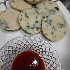 A picture of Spinach idli.