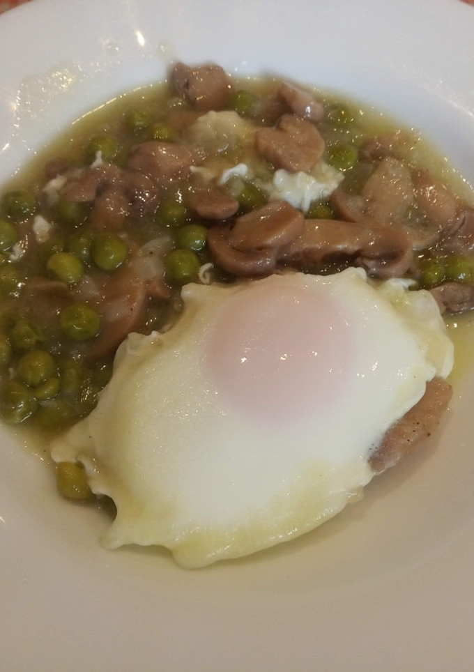 Una foto de Guisantes con huevo