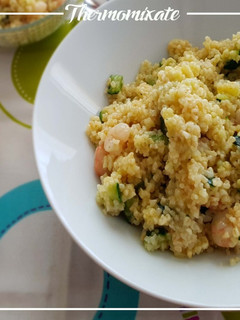 Una foto de Bulgur con calabacín y gambitas con Thermomix