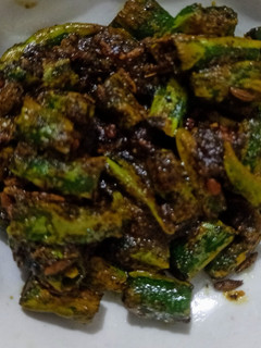 छौंकी हुई मिर्ची (chauki hui mirch recipe in Hindi) रेसिपी मुख्य फोटो