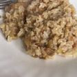 Arroz con alchachofas y cebolla caramelizada