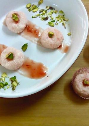 A picture of Strawberry pistachios Sandesh.