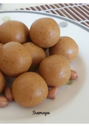 A picture of Peanuts laddu.