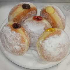 รูปของ Bomboloni fluffy by tintin rayner