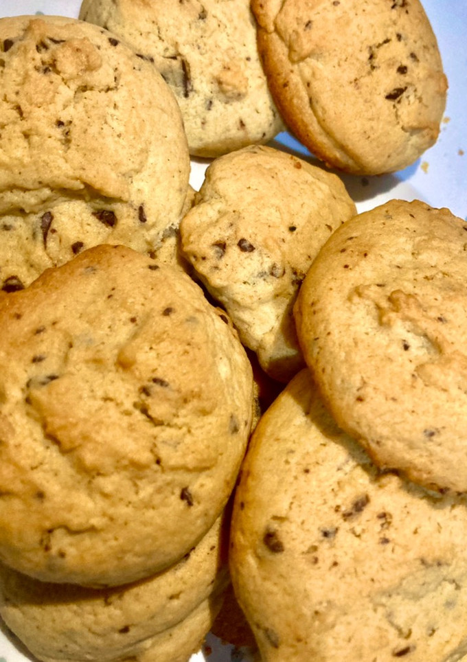 Una foto de Galletas de mantequilla con chips de chocolate (con avena)