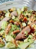 Ensalada de escarola con ventresca de atún y aguacate