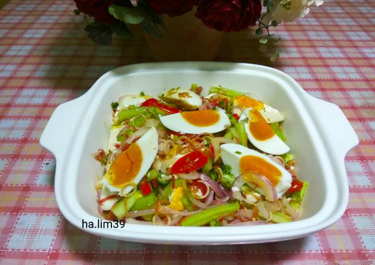 Resepi Salad Telur Asin Thai yang Lezat