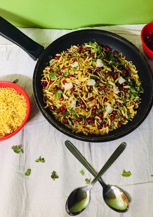 જૈન ભેળ (Jain Bhel Recipe In Gujarati) રેસીપી મુખ્ય ફોટો