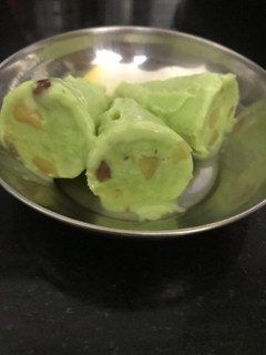 पिस्ता कुल्फी (Pista kulfi recipe in Hindi) रेसिपी मुख्य फोटो