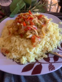 Yellow rice with cabbage sauce ainihin hoton girkin