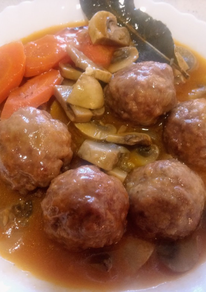 Una foto de Albóndigas con champiñones y zanahorias en Monsieur Cuisine