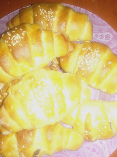 صورة لوصفة ميني كرواسون بشوكولاتة الطلي 🥐
