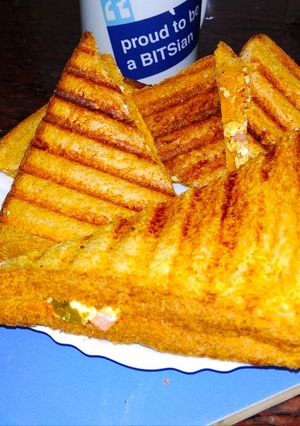 A picture of Grilled cheese sandwich.