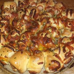 A picture of Pull apart hotdog ring.