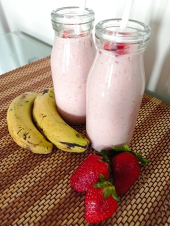 Recipe Banana and Strawberry Smoothie the Can Spoil the Tongue Makes you drool