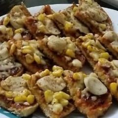 A picture of Bread round pizza.