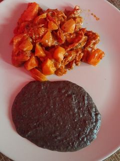Una foto de Pollo deshebrado con papitas en achiote 😛👌¡Facilísimo!